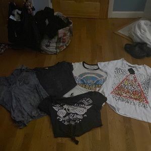 Lot of 5 distressed tees ( Def leopard tee Nwt). Xs/ small